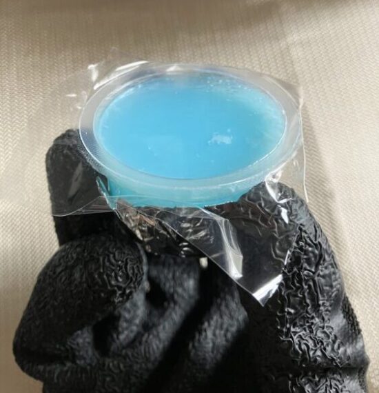 揮発防止用の保護フィルム付き