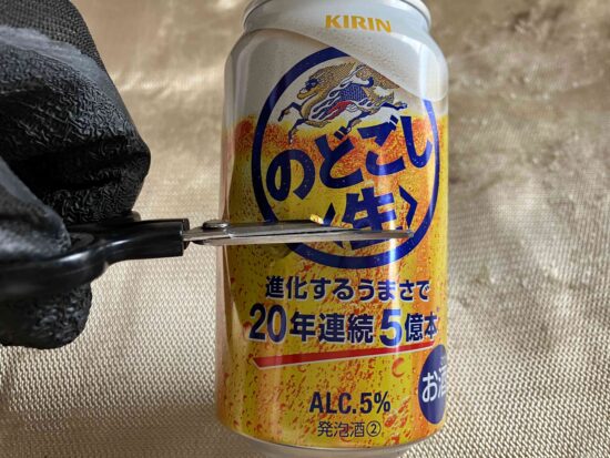 クラフトや物を切るのに便利な車載工具(ハサミ)