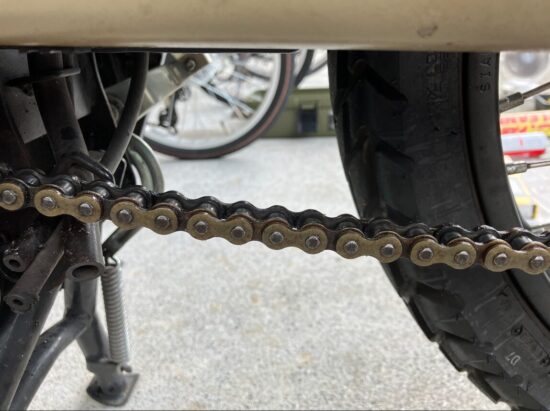 CT125ハンターカブのチェーンが緩む