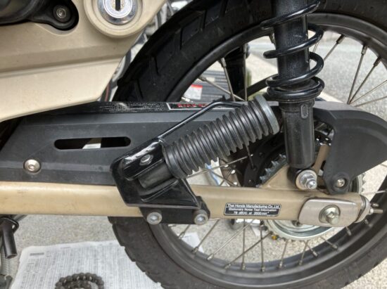 CT125ハンターカブのチェーンカバーを外す