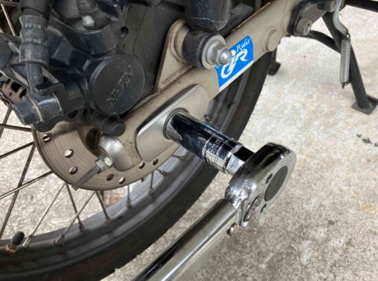 CT125ハンターカブのアスクルシャフトを締める時に使う