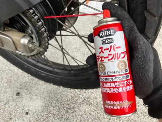 CT125ハンターカブのチェーンオイル注油