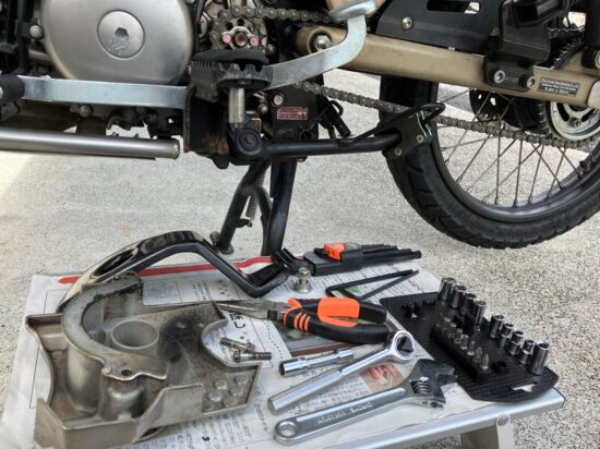 道中でCT125ハンターカブのトラブルが起きても、車載工具があれば対応可能