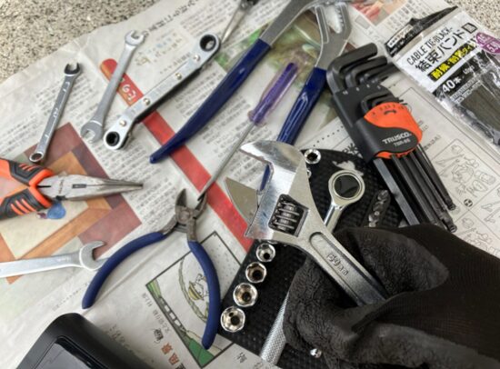 車載工具が多くて入れる場所がない