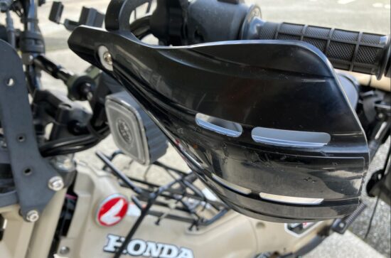 CT125ハンターカブに付いているアクセサリーを外す